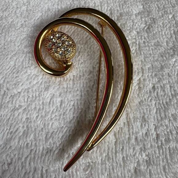 Vintage Gold Tone Unisex Swirl Brooch with Pave Rhinestones - Picture 4 of 9